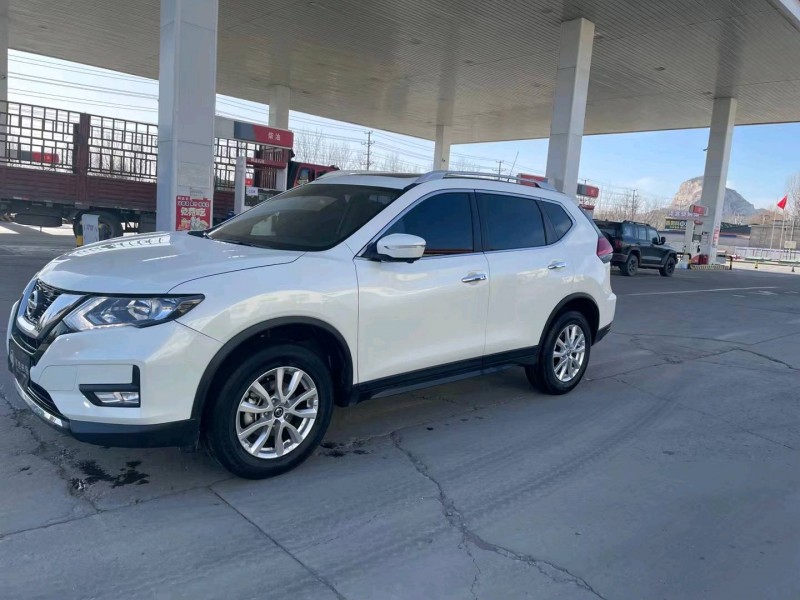 保定18年日产奇骏3