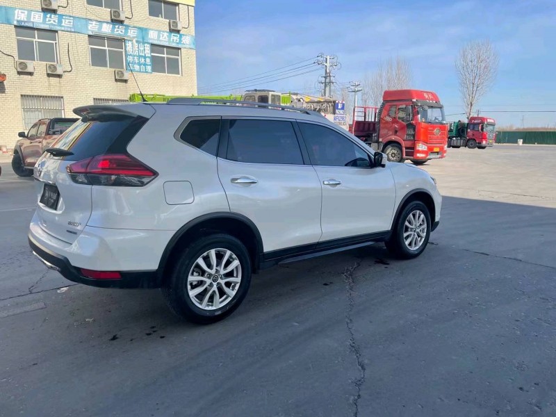 保定18年日产奇骏7