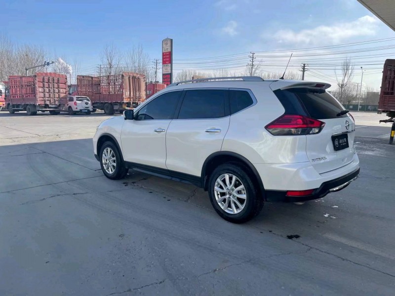 保定18年日产奇骏8