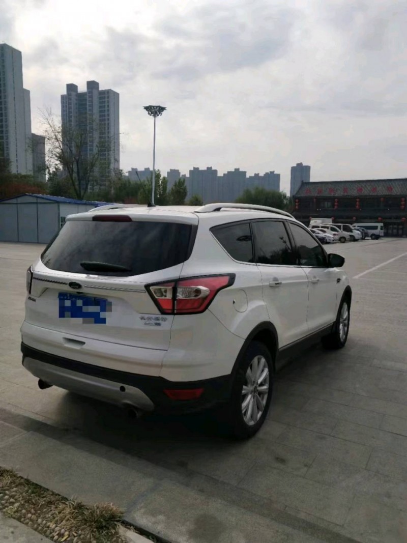 济南17年福特翼虎4