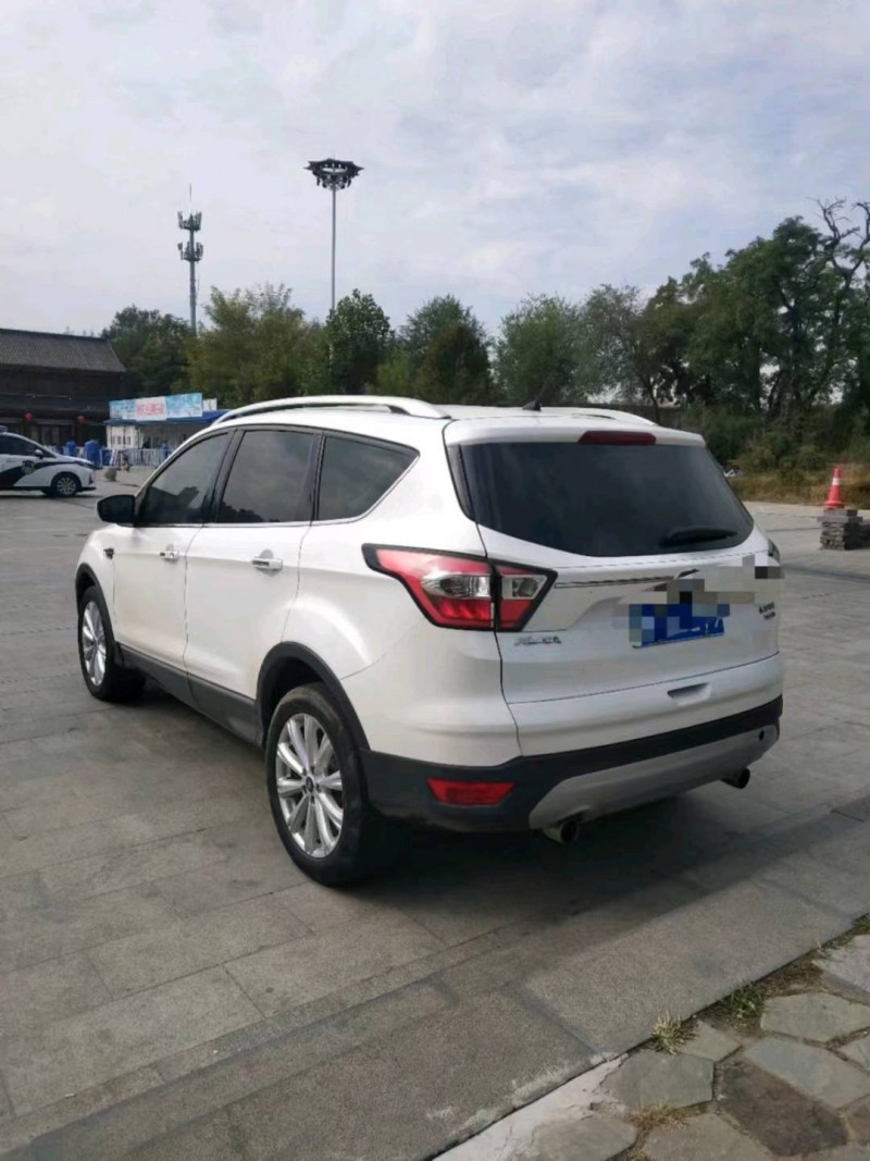 济南17年福特翼虎5