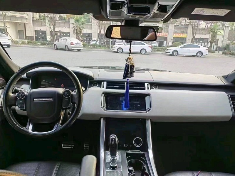 重庆13年路虎揽胜运动8