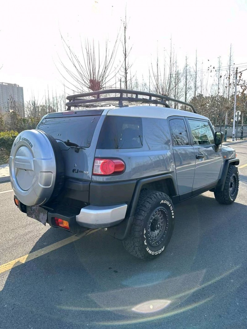 徐州14年丰田FJ4