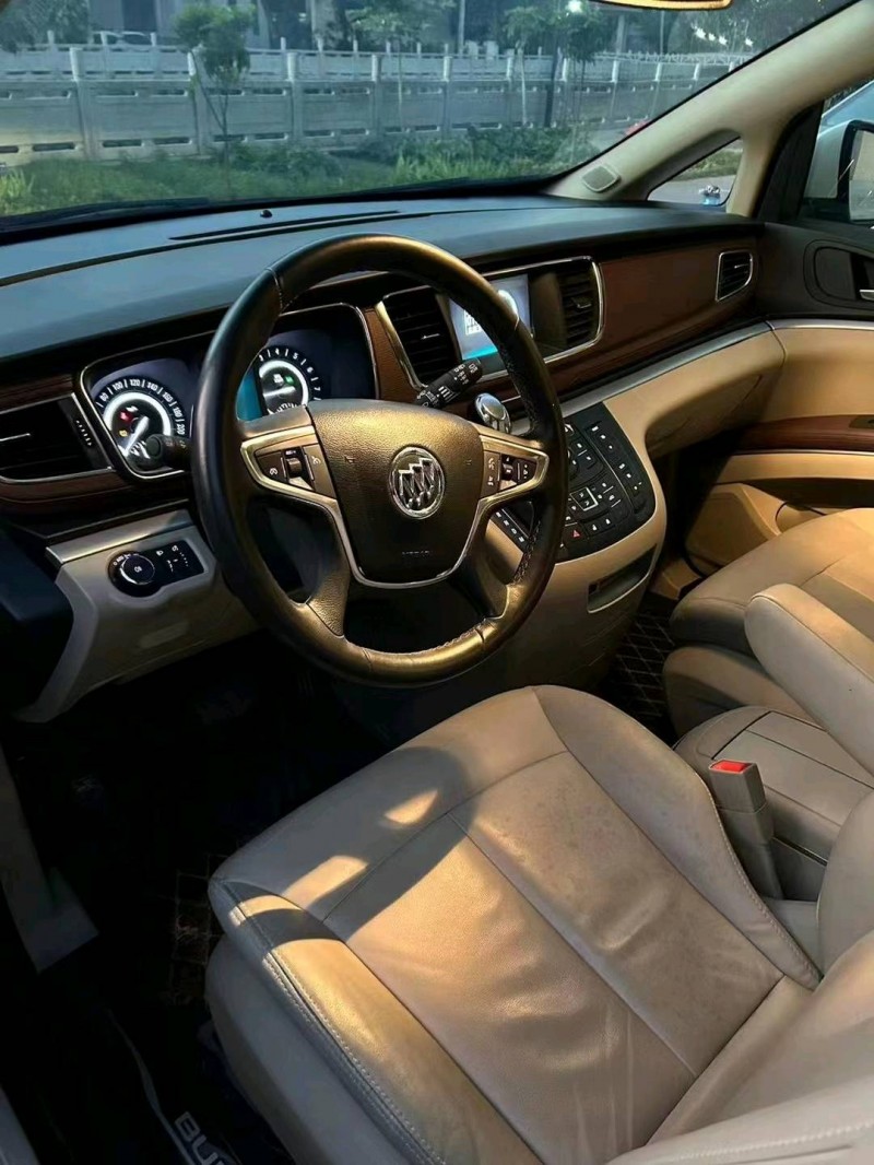 中山19年别克GL83