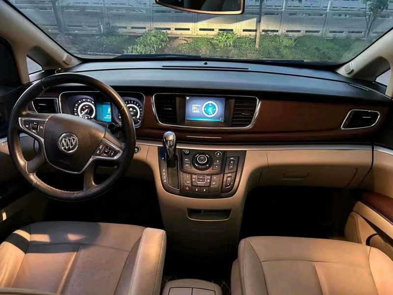 中山19年别克GL84