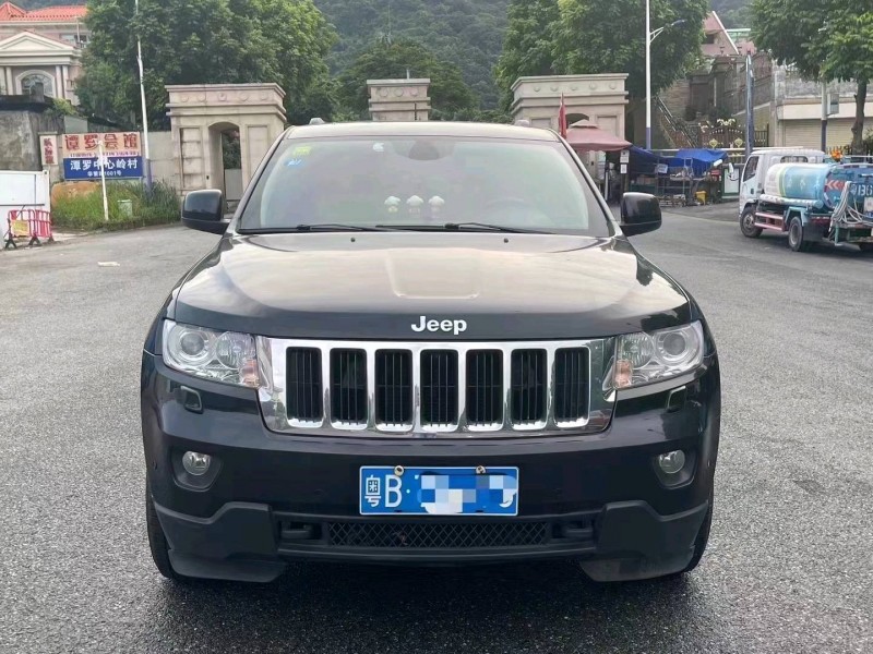 广州13年Jeep大切诺基1