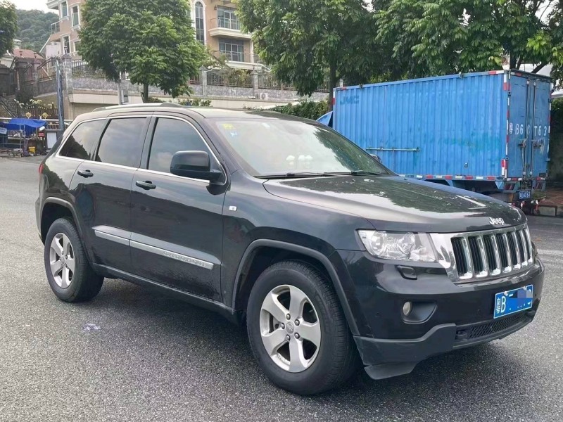 广州13年Jeep大切诺基3