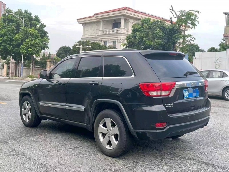 广州13年Jeep大切诺基8