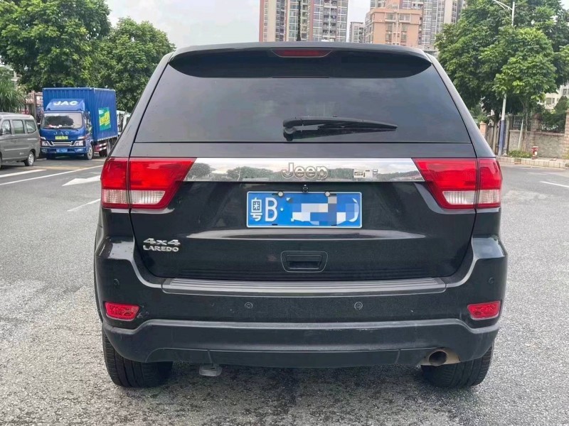 广州13年Jeep大切诺基9
