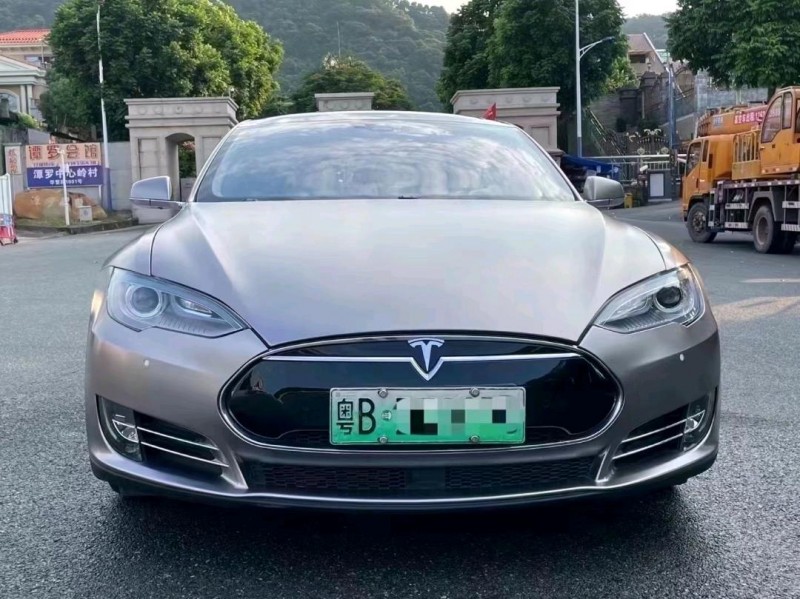 广州16年特斯拉MODEL S1