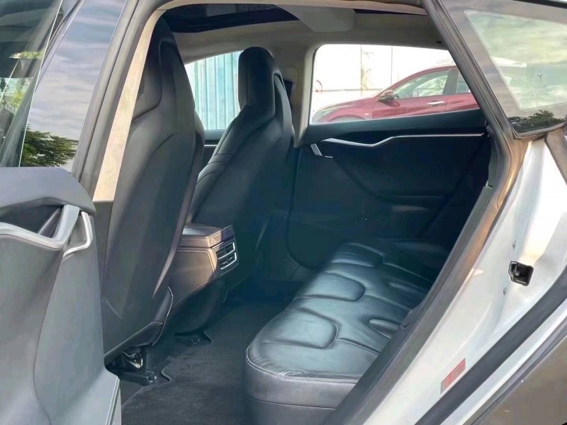 广州16年特斯拉MODEL S4