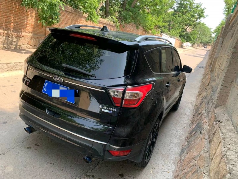 青岛17年福特野马7