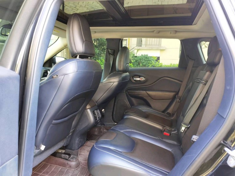 苏州16年Jeep自由光6