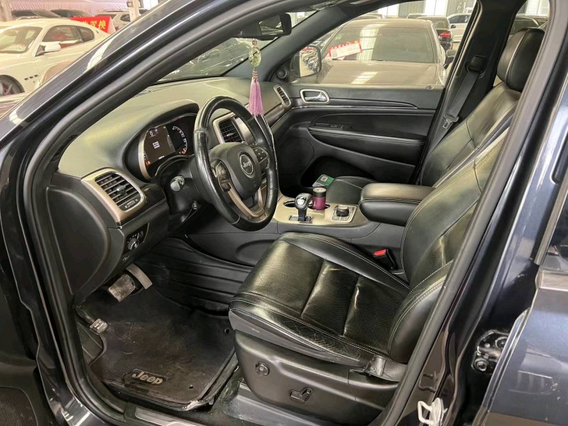 济宁13年Jeep大切诺基5