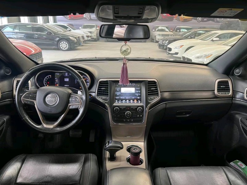 济宁13年Jeep大切诺基6