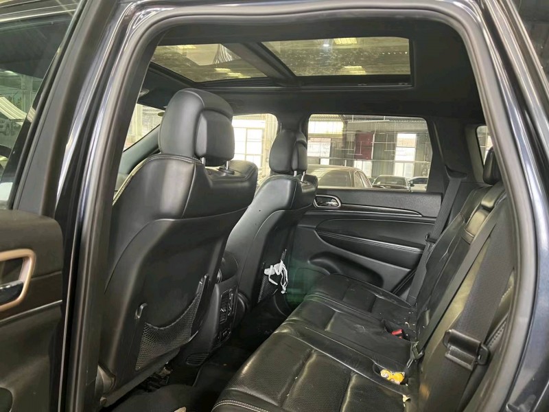 济宁13年Jeep大切诺基4