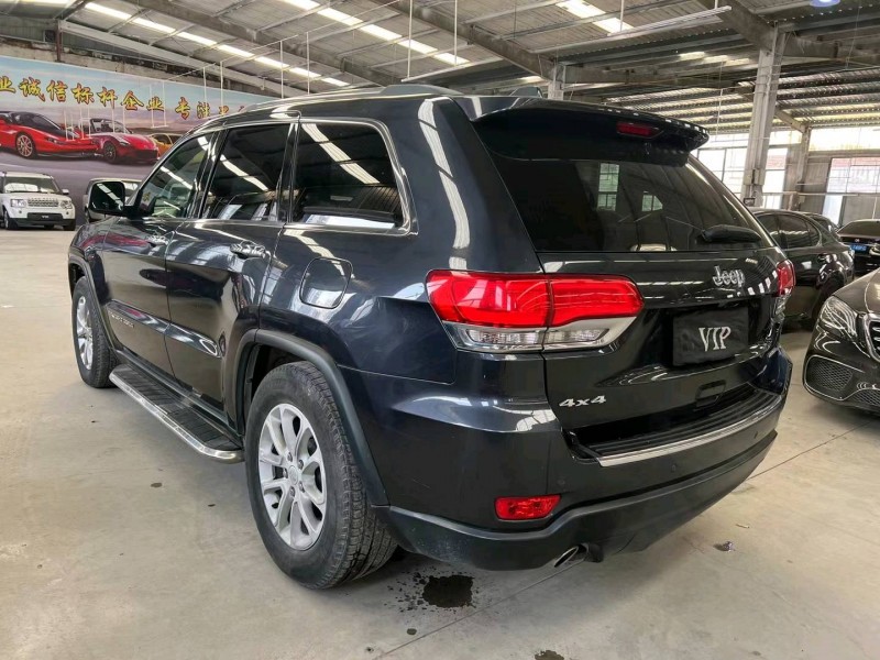 济宁13年Jeep大切诺基2