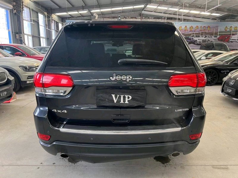 济宁13年Jeep大切诺基1