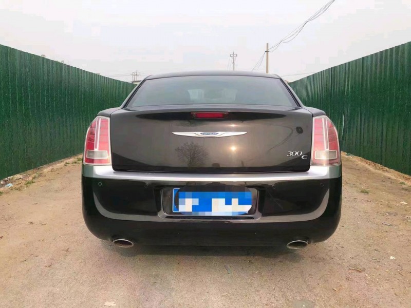 济宁13年克莱斯勒300C9