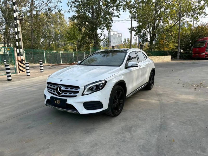 徐州19年奔驰GLA2