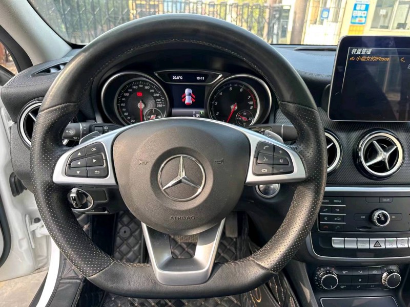 徐州19年奔驰GLA3