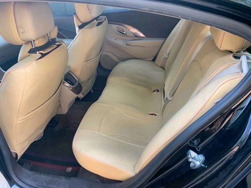 青岛15年别克君越9