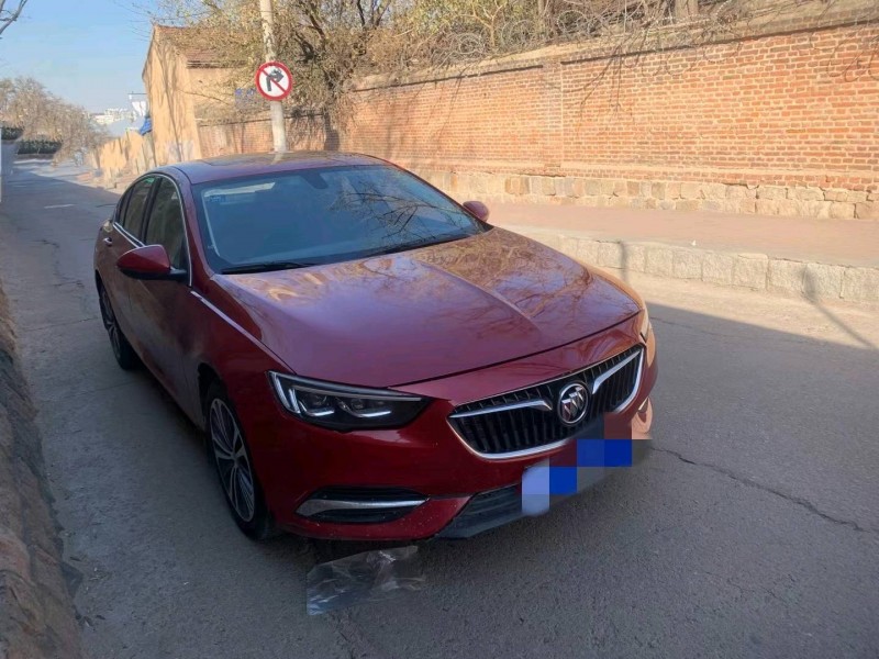 青岛18年别克君威2