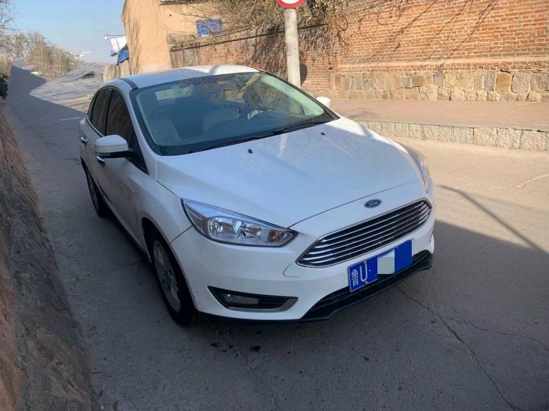 青岛17年福特福克斯3