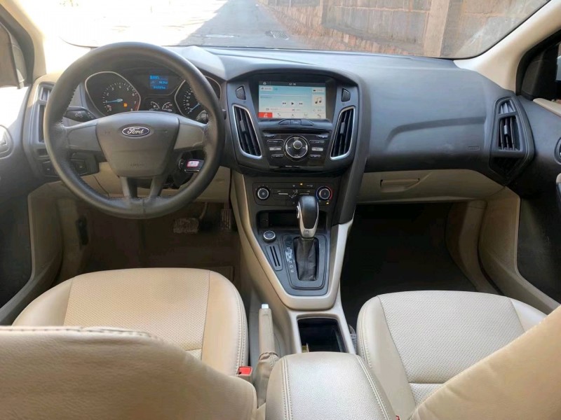 青岛17年福特福克斯7