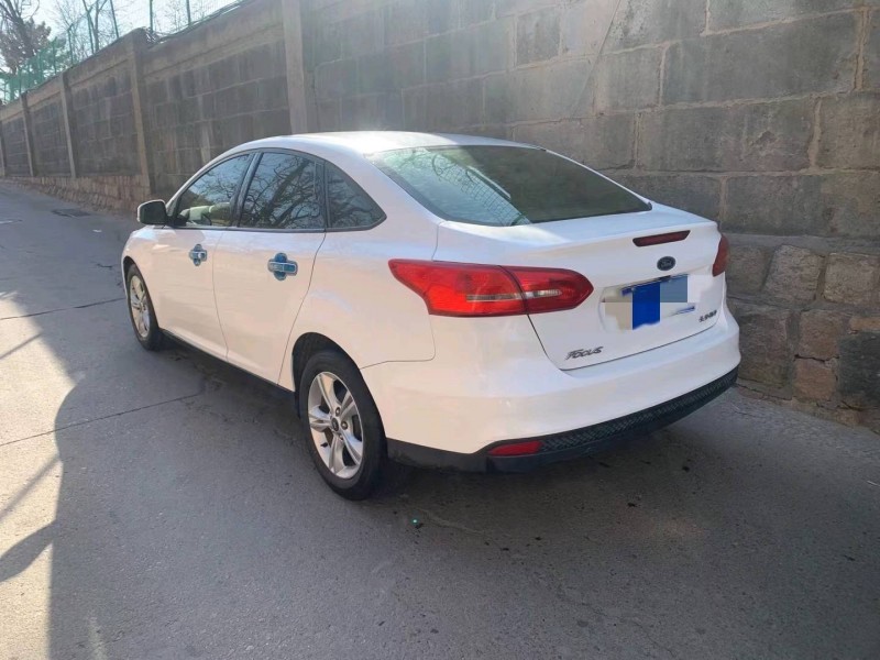 青岛17年福特福克斯8