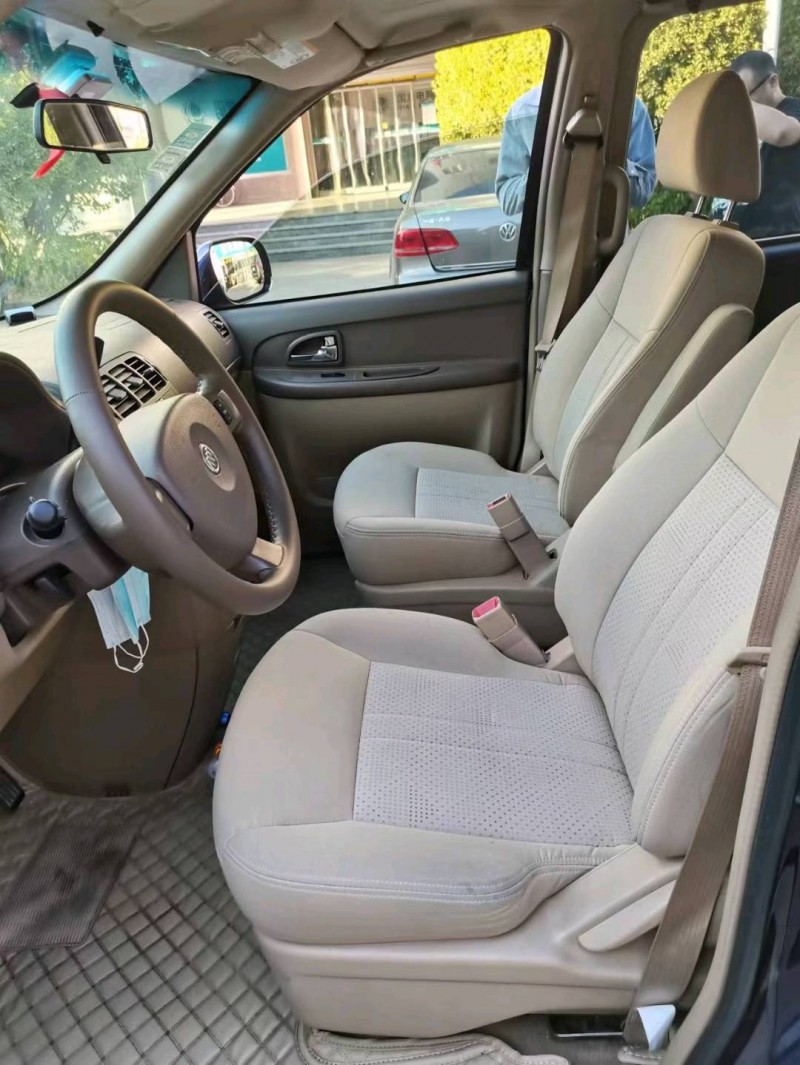 石家庄13年别克陆尊5