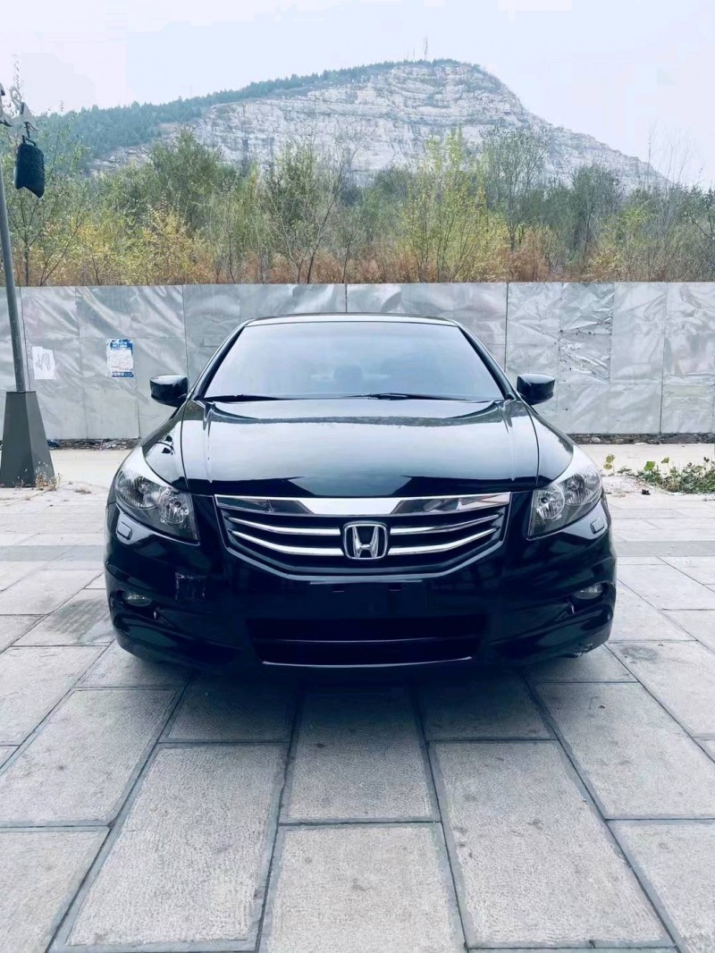 保定12年本田雅阁1