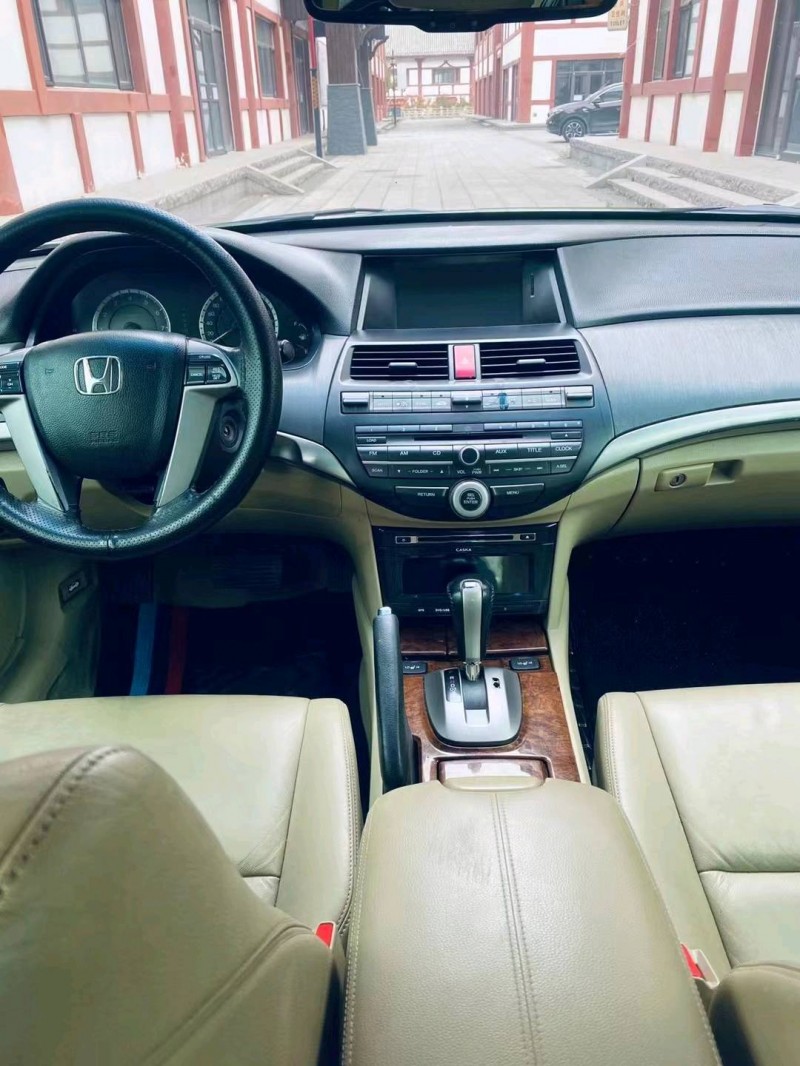 保定12年本田雅阁6