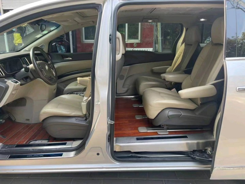 保定12年别克GL84