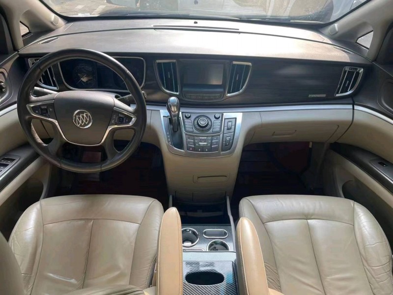 保定12年别克GL83