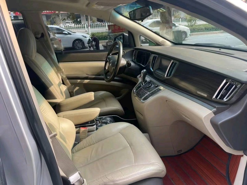 保定12年别克GL81