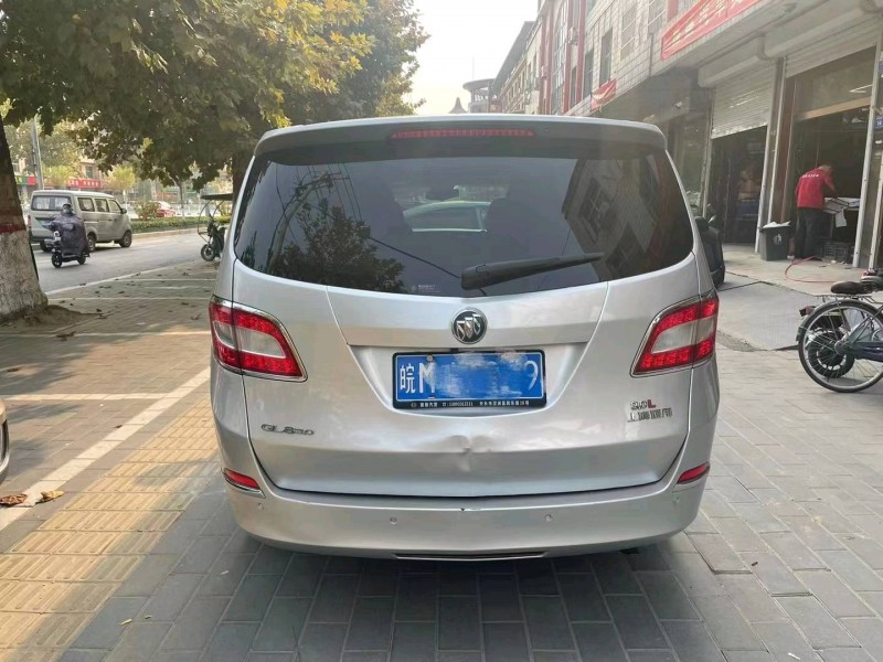 保定12年别克GL82