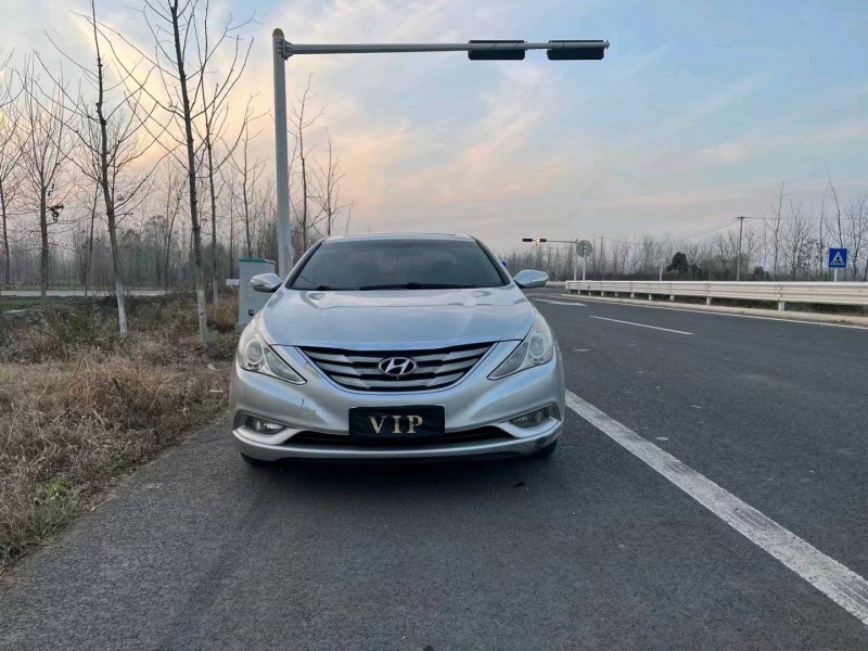 常州12年现代索纳塔八1