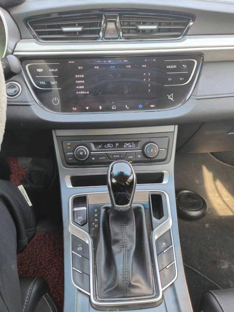 宜昌18年吉利帝豪5