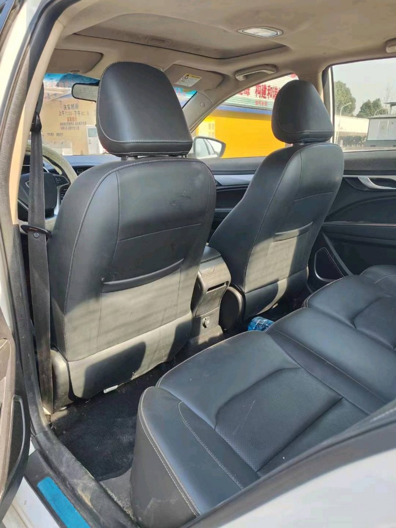 宜昌18年吉利帝豪1