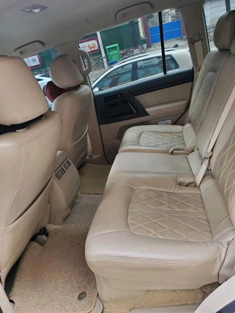 宜昌20年丰田兰德酷路泽3