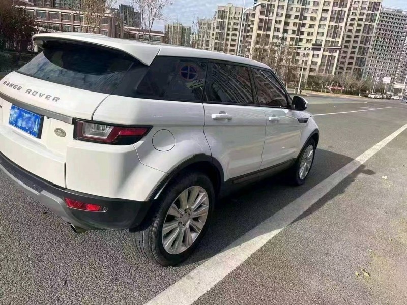 枣庄17年路虎极光2