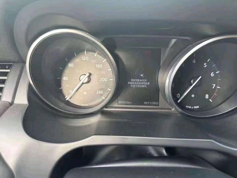 枣庄17年路虎极光1