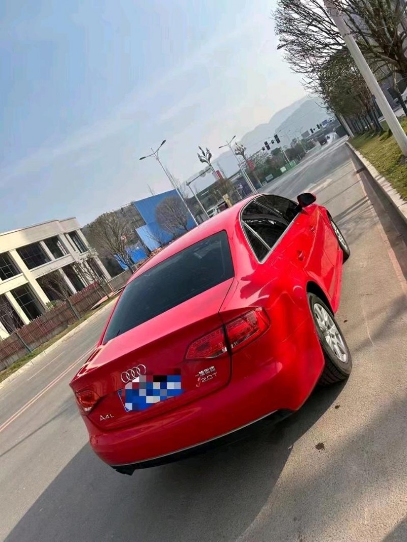 成都12年奥迪A44