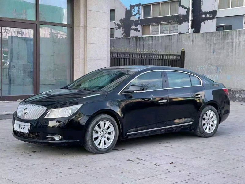 青岛10年别克君越2