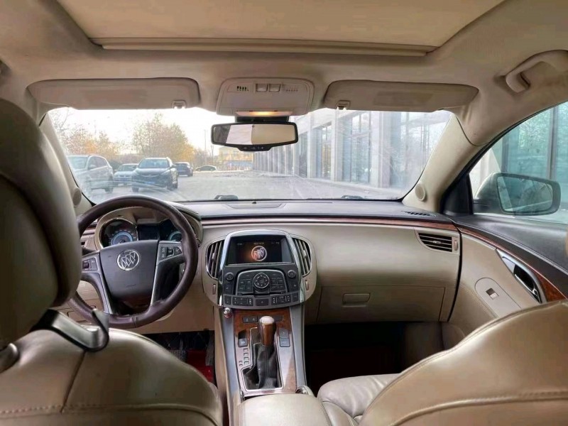 青岛10年别克君越6