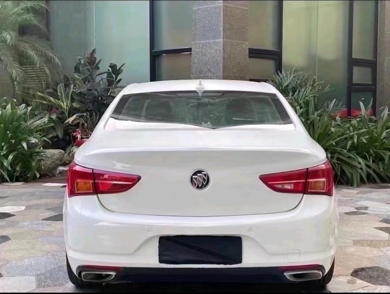 济南16年别克威朗5