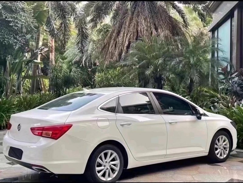 济南16年别克威朗4