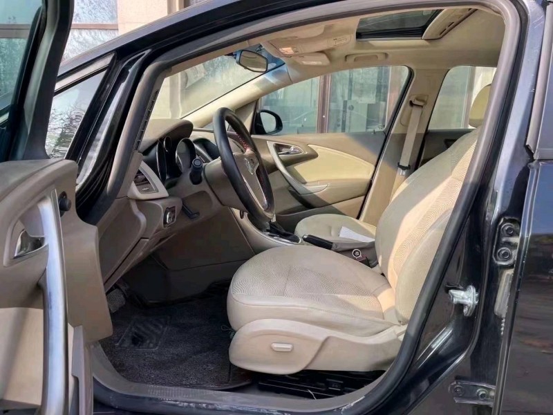 青岛15年别克英朗GT4