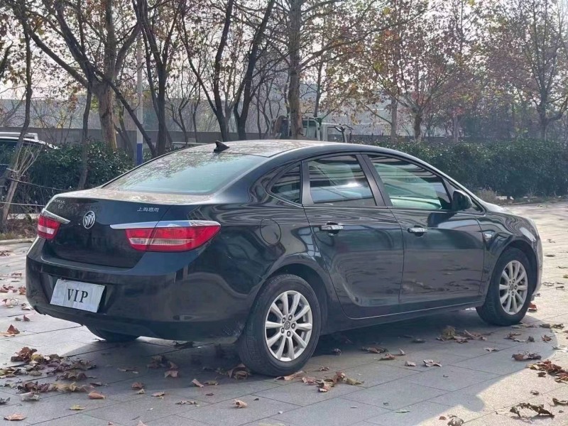 青岛15年别克英朗GT8